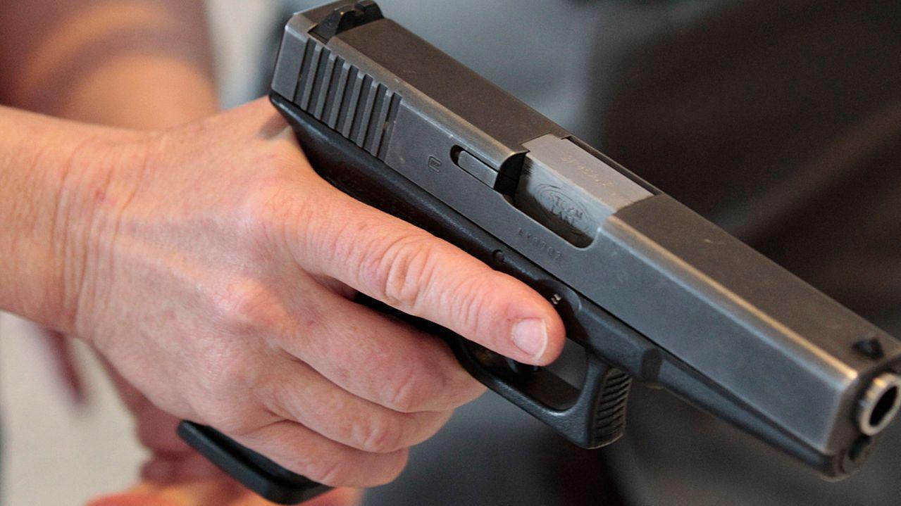 FLAGRANTE|: Polícia Militar prende homem por porte ilegal de arma em Rondonópolis
