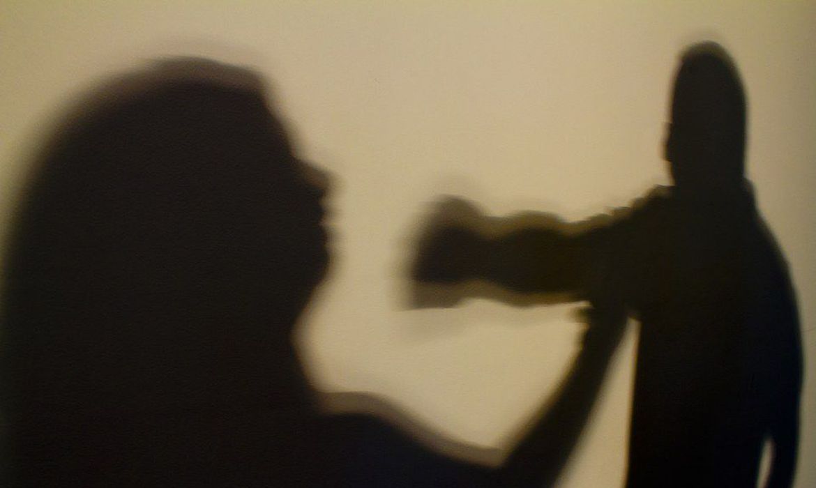 RONDONÓPOLIS|: Mulher é brutalmente espancada pelo ex-namorado até ficar desacordada; suspeito não foi encontrado