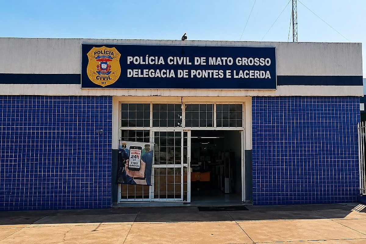 Investigador da Polícia Civil é afastado após ser filmado torturando preso em delegacia