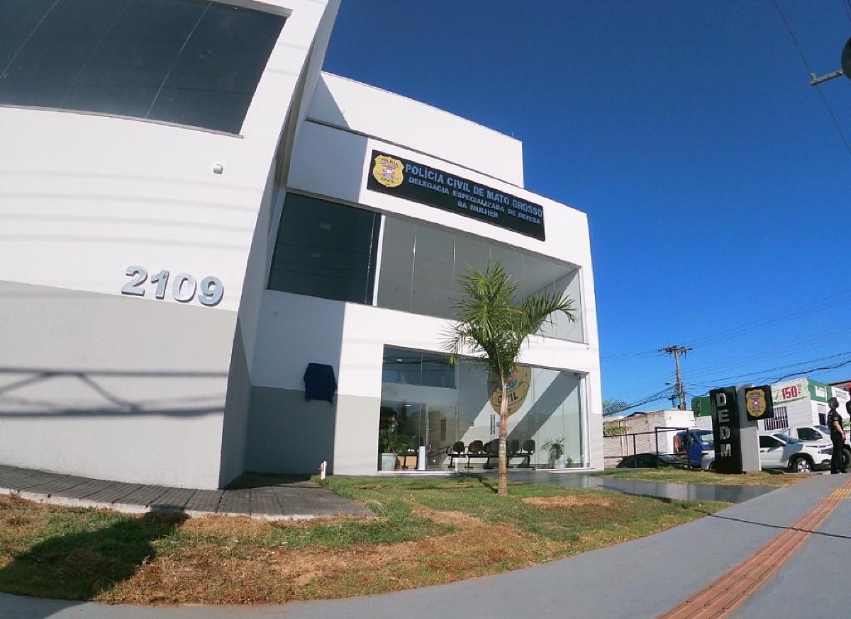 Gerente é indiciado por usar cargo para assediar funcionárias em Cuiabá