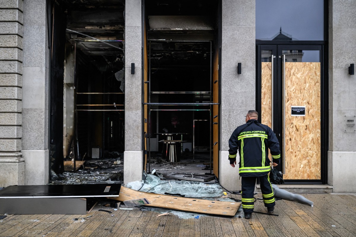 Anúncios suspeitos inundam app de revenda após onda de saques durante protestos na França