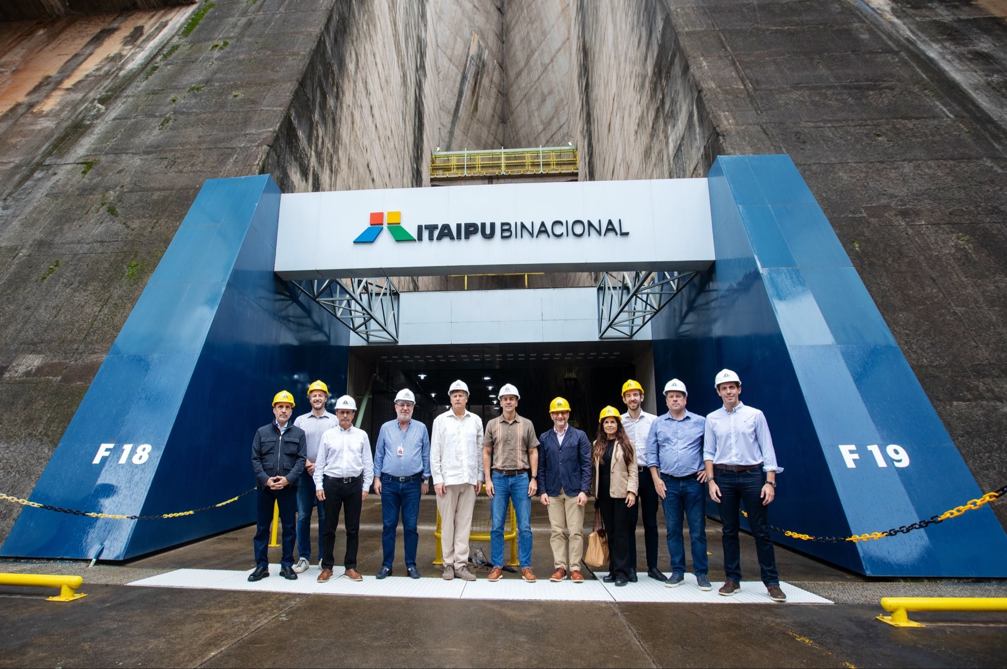 Governo Trump avalia usar Itaipu para abastecer empresas norte-americanas de tecnologia