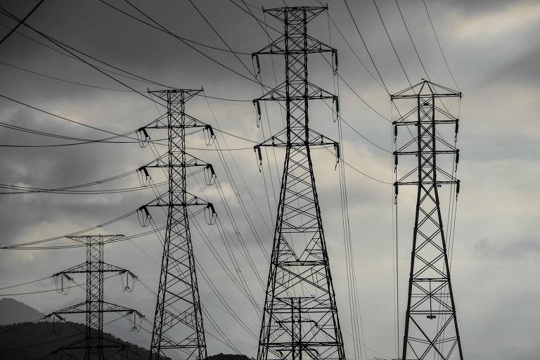 Efeitos do El Niño derrubam mais de 290 torres de energia no Brasil desde julho
